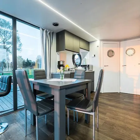 Na Wodzie Topiko Czarter - Lesna Przystan Alojamento de Turismo Selvagem Węgorzewo