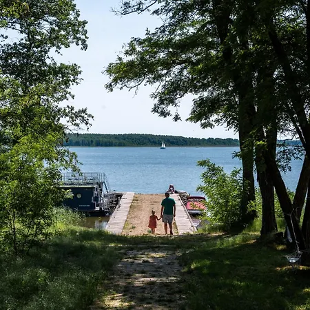 Alojamento de Turismo Selvagem Na Wodzie Topiko Czarter - Lesna Przystan Węgorzewo